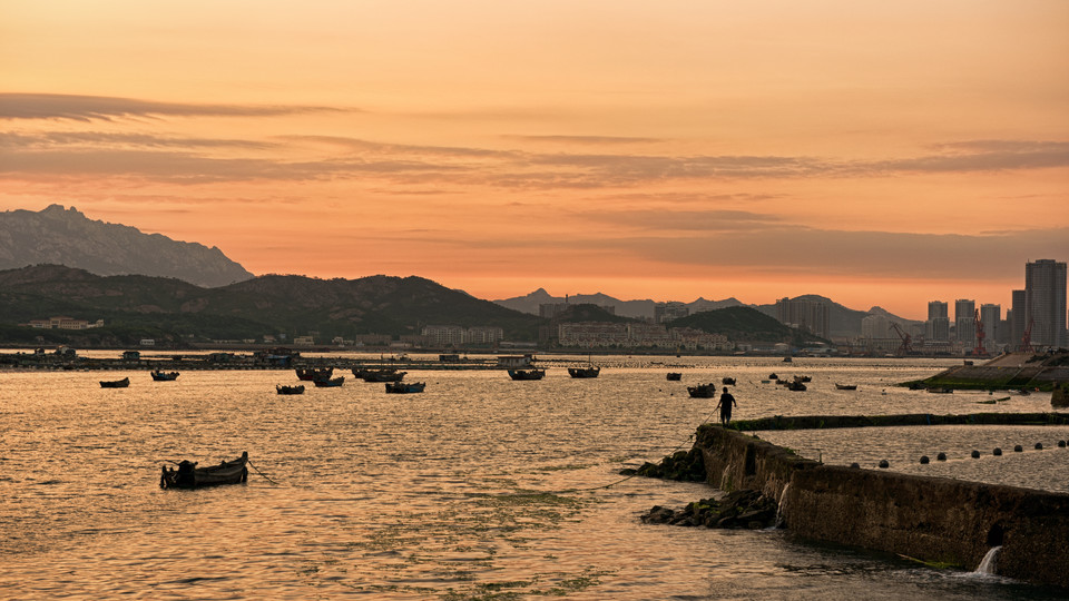 夕阳西下的江边唯美自然风景图片