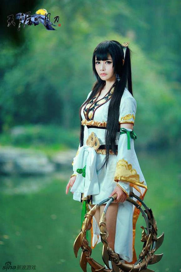 清纯动人游戏美女曲无忆cosplay图片