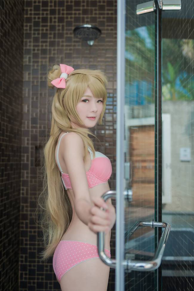 南小鸟性感泳衣cosplay图片欣赏