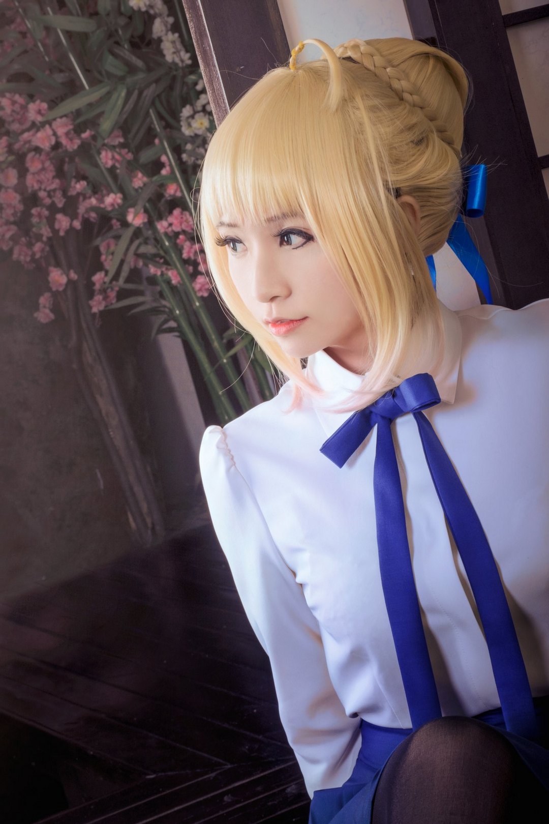 Cosplay美女Saber制服黑丝诱惑图片