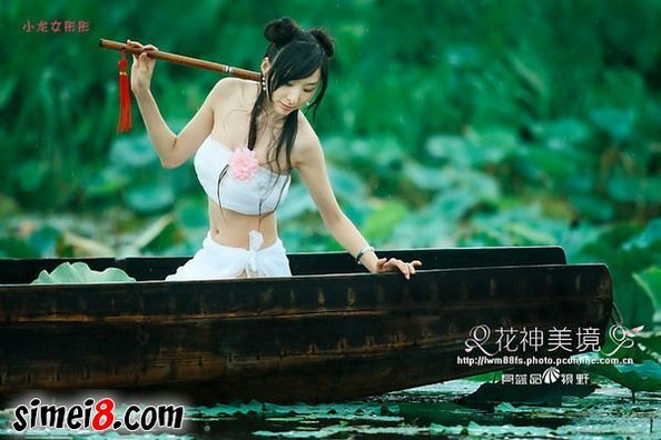 漂亮美人Cosplay莲花仙子高清美照