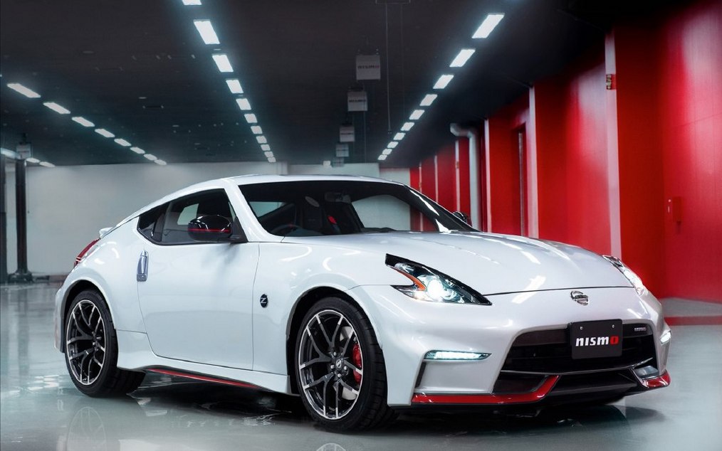 新款尼桑370Z Nismo高清汽车图片