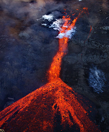 壮丽的冰岛活火山自然景观图片